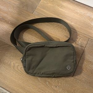 Lululemon Everywhere Belt Bag 1L